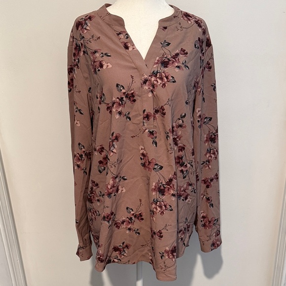 Hilary Radley Tops - Floral V-Neck Long Sleeve Women's Top - Mauve Pink